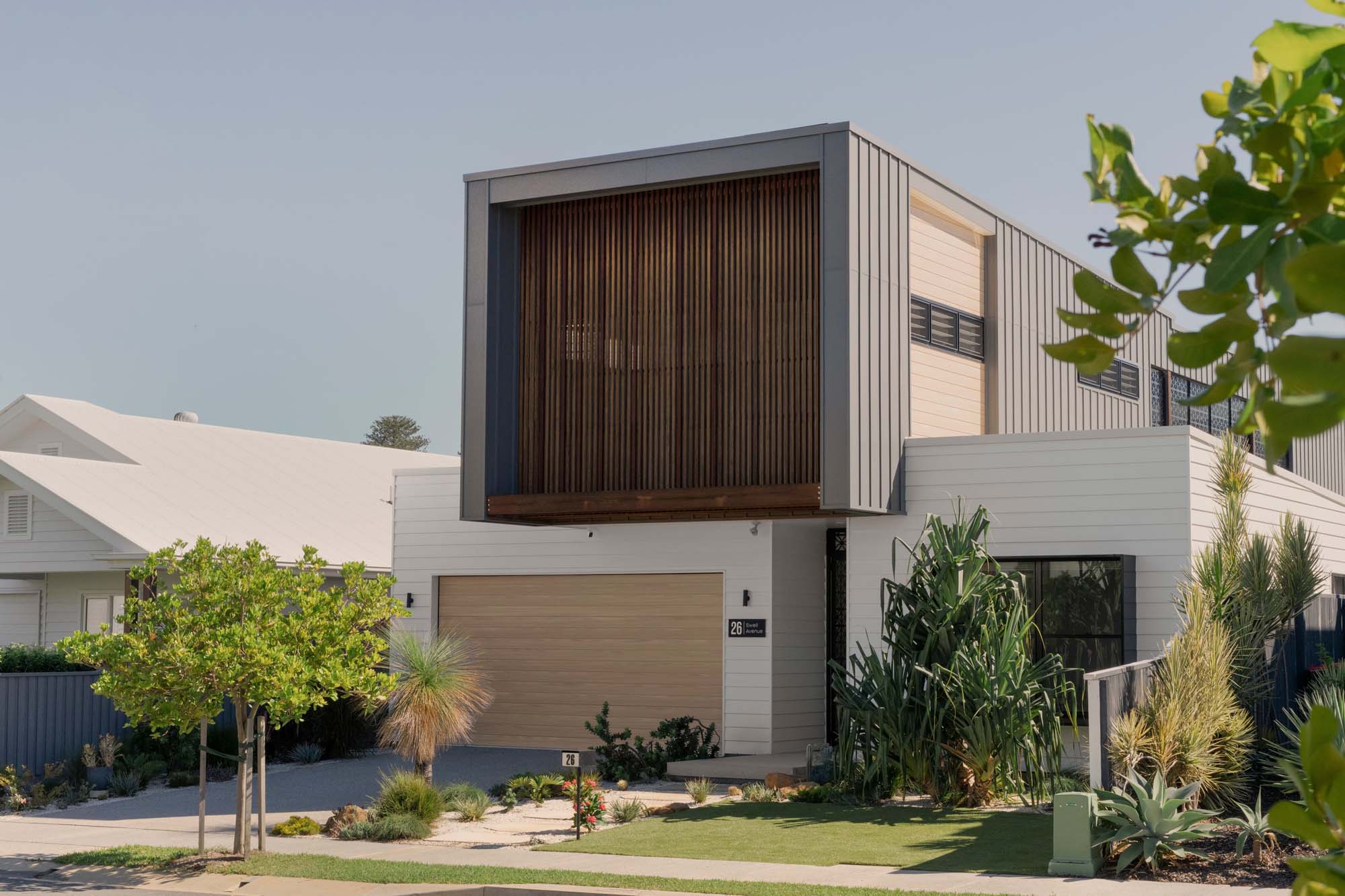 Exterior of new residential build in Swell Avenue, Skennars Head by Ballina builder MGM Construction
